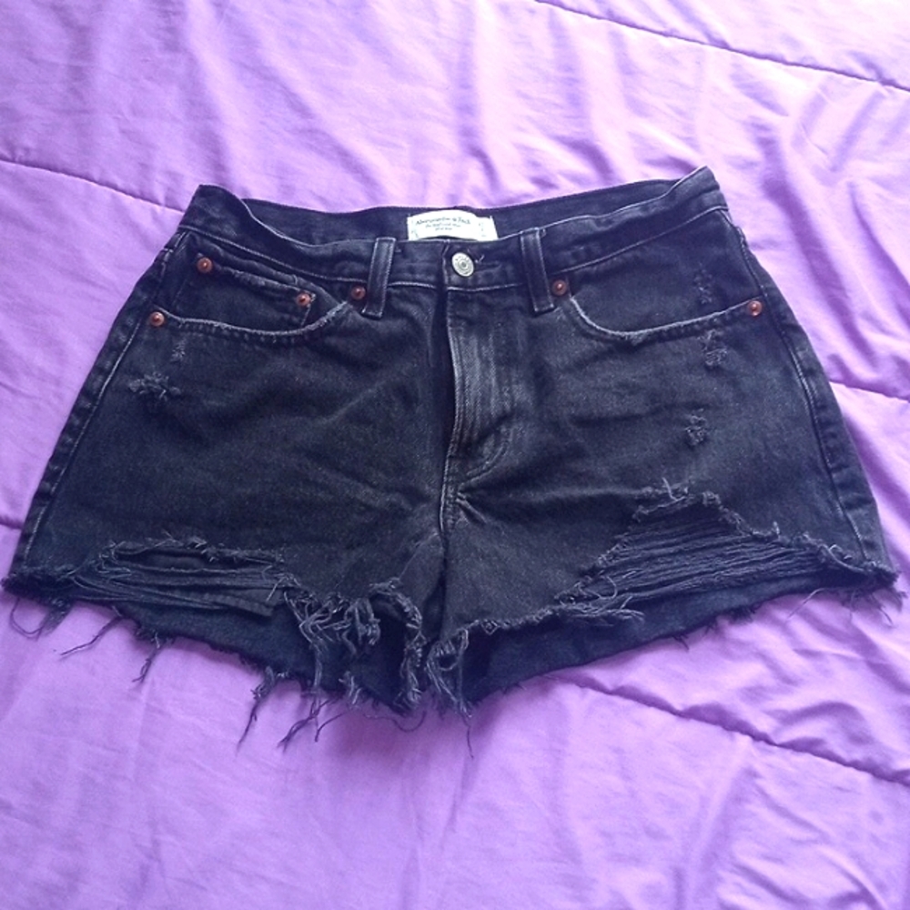 A&F mid rise boyfriend shorts